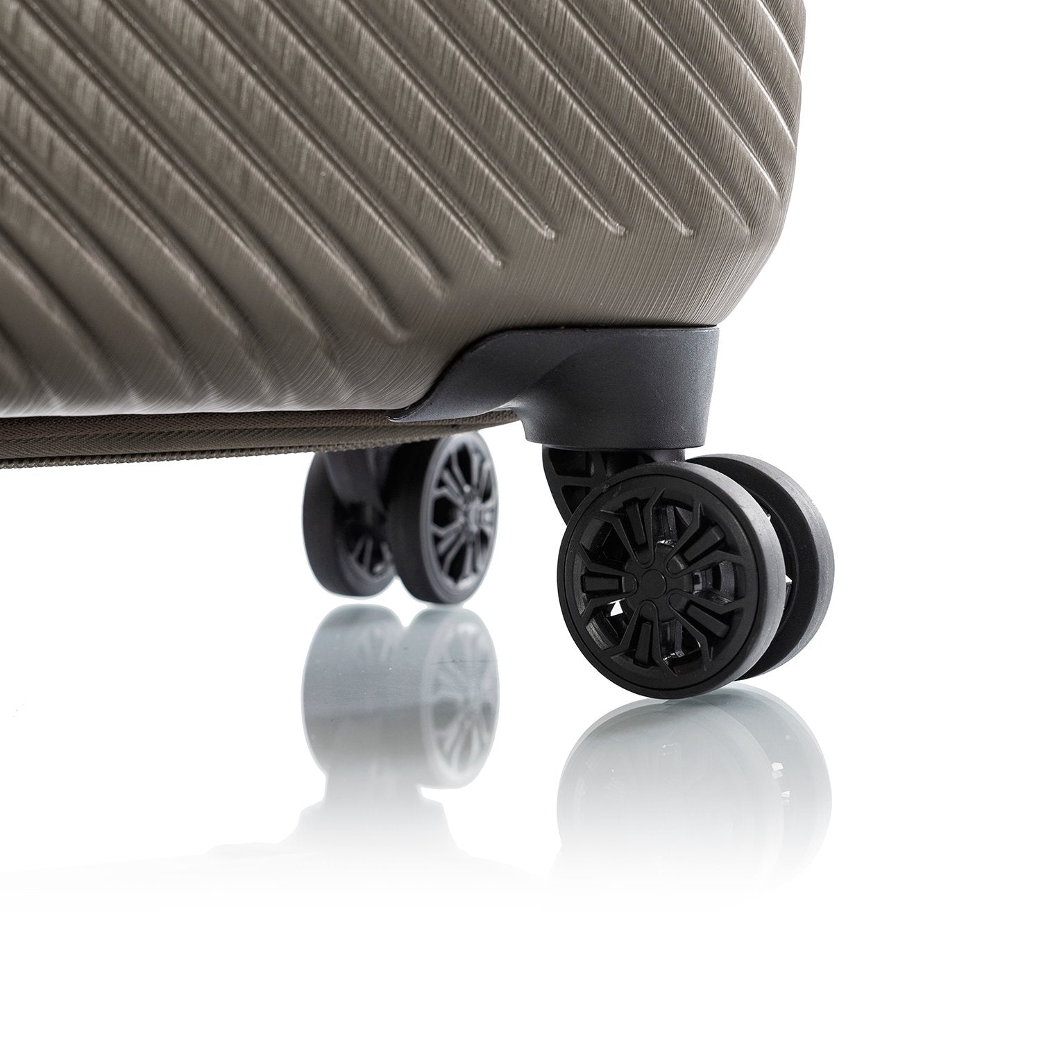 Charge-A-Weigh 2.0 - 21" Carry-on