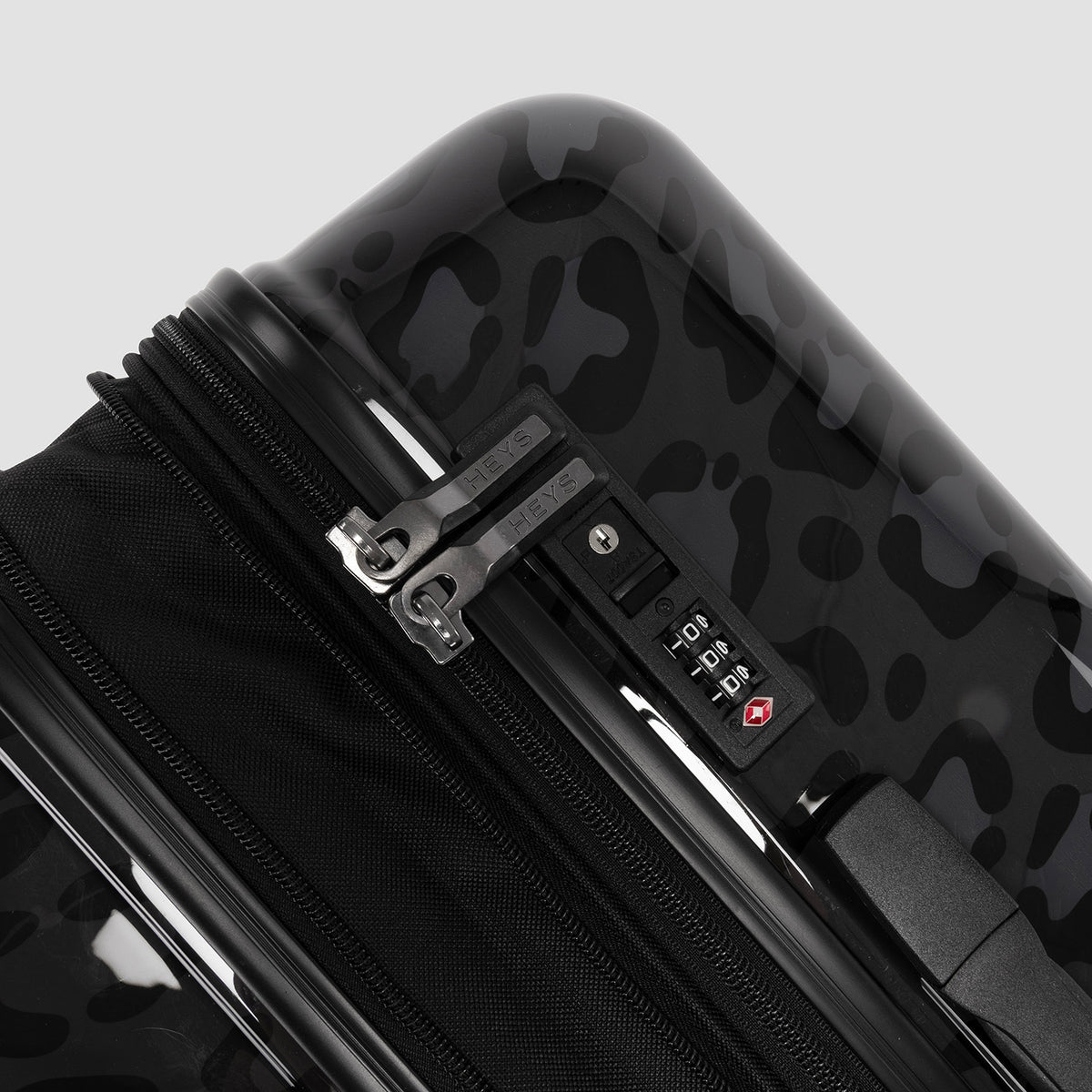 Elite Fashion Spinner® - Black Leopard 30 Inch Luggage