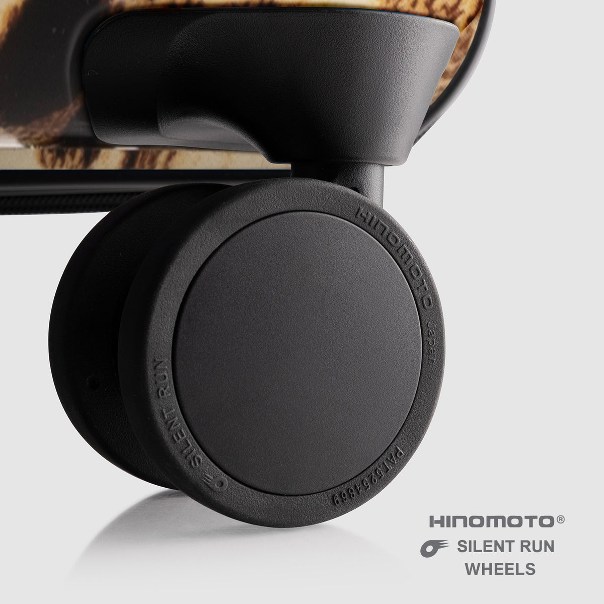 Elite Fashion Spinner® – brauner Leopard 21 Zoll Handgepäck