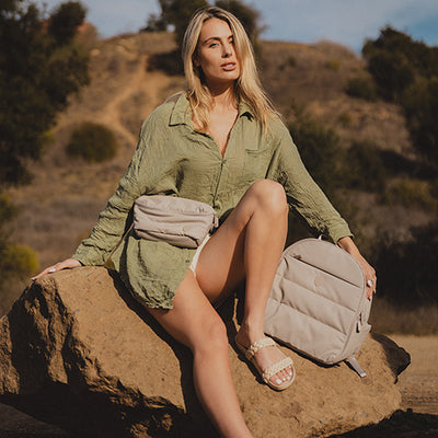 Heys Puffer Backpack Off White – detaily nošení