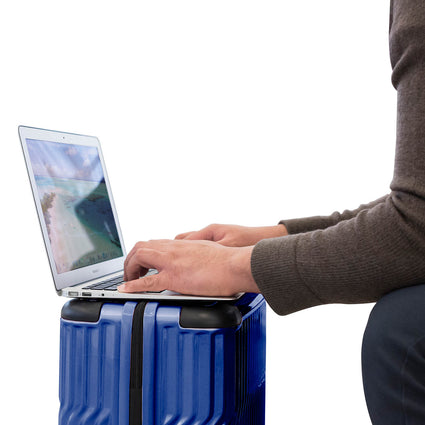 Tekno 21" Carry-on - Blue